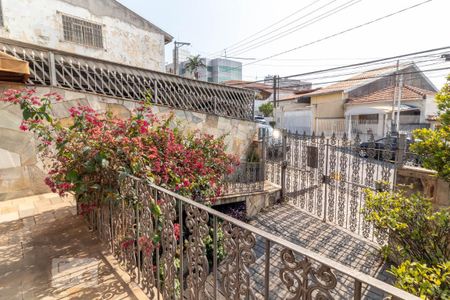 Casa à venda com 130m², 5 quartos e 4 vagas Casa à venda com 130m², 5 quartos e 4 vagasQuintal Frontal / Garagem