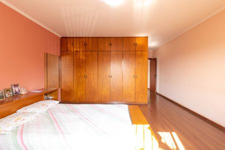 Casa à venda com 130m², 5 quartos e 4 vagas Casa à venda com 130m², 5 quartos e 4 vagasSuíte 1