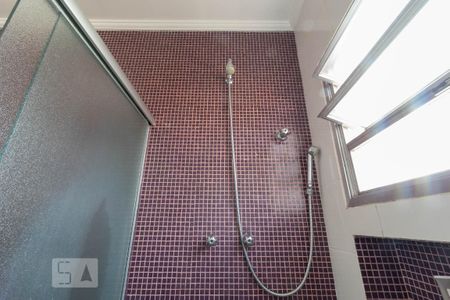 Casa à venda com 130m², 5 quartos e 4 vagas Casa à venda com 130m², 5 quartos e 4 vagasBanheiro da Suíte 2 - Ducha à gás