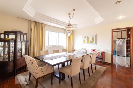 Casa à venda com 130m², 5 quartos e 4 vagas Casa à venda com 130m², 5 quartos e 4 vagasSala de Jantar