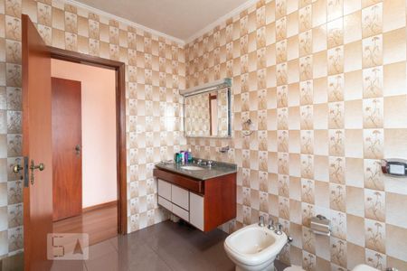 Casa à venda com 130m², 5 quartos e 4 vagas Casa à venda com 130m², 5 quartos e 4 vagasBanheiro da Suíte 1