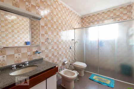 Casa à venda com 130m², 5 quartos e 4 vagas Casa à venda com 130m², 5 quartos e 4 vagasBanheiro da Suíte 1