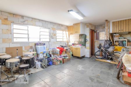 Casa à venda com 130m², 5 quartos e 4 vagas Casa à venda com 130m², 5 quartos e 4 vagasGaragem