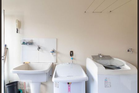 Casa à venda com 130m², 5 quartos e 4 vagas Casa à venda com 130m², 5 quartos e 4 vagasÁrea de Serviço