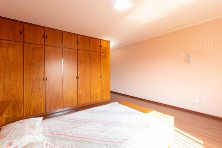 Casa à venda com 130m², 5 quartos e 4 vagas Casa à venda com 130m², 5 quartos e 4 vagasSuíte 1