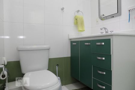 Casa à venda com 244m², 4 quartos e 4 vagasBanheiro do Quarto 2