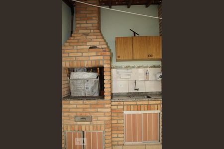 Casa à venda com 244m², 4 quartos e 4 vagasQuintal com Churrasqueira