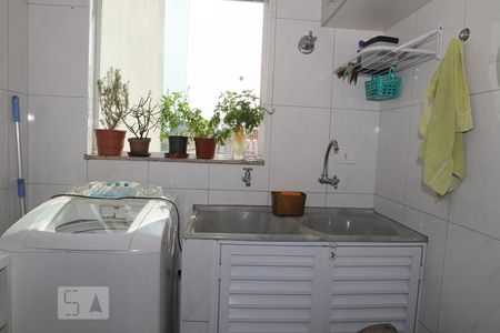 Casa à venda com 244m², 4 quartos e 4 vagasDespensa