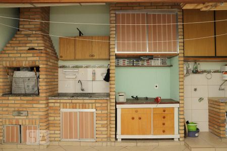 Casa à venda com 244m², 4 quartos e 4 vagasQuintal com Churrasqueira