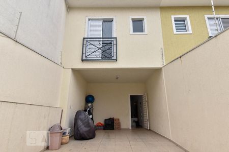 Casa à venda com 190m², 3 quartos e 2 vagas Casa à venda com 190m², 3 quartos e 2 vagasFachada