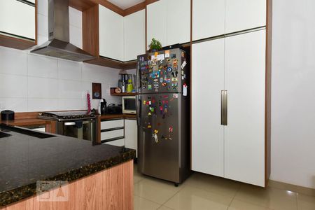 Casa à venda com 190m², 3 quartos e 2 vagas Casa à venda com 190m², 3 quartos e 2 vagasCozinha