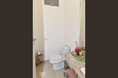 Casa à venda com 190m², 3 quartos e 2 vagas Casa à venda com 190m², 3 quartos e 2 vagasLavabo