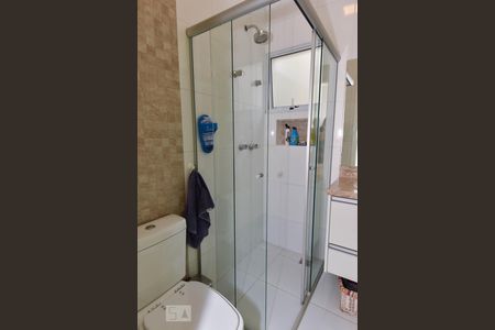 Casa à venda com 190m², 3 quartos e 2 vagas Casa à venda com 190m², 3 quartos e 2 vagasBanheiro da Suíte 3