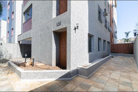 Apartamento à venda com 230m², 3 quartos e 2 vagas Apartamento à venda com 230m², 3 quartos e 2 vagasEntrada