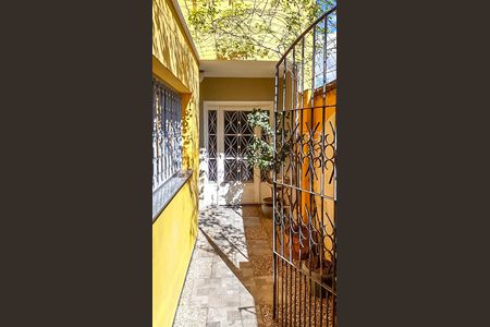 Casa à venda com 180m², 3 quartos e 2 vagasQuintal