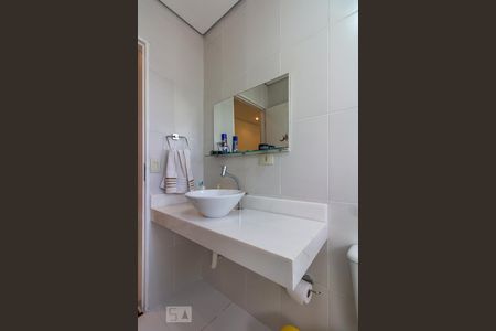 Casa à venda com 180m², 3 quartos e 2 vagasBanheiro Quarto 2 - Suíte