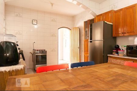 Casa à venda com 177m², 4 quartos e 2 vagas Casa à venda com 177m², 4 quartos e 2 vagasCozinha