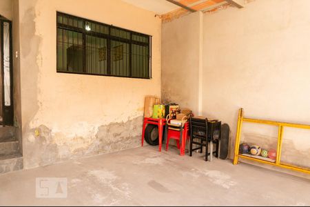 Casa à venda com 177m², 4 quartos e 2 vagas Casa à venda com 177m², 4 quartos e 2 vagasGaragem