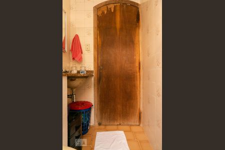 Casa à venda com 177m², 4 quartos e 2 vagas Casa à venda com 177m², 4 quartos e 2 vagasBanheiro Social