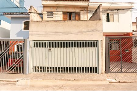 Casa à venda com 177m², 4 quartos e 2 vagas Casa à venda com 177m², 4 quartos e 2 vagasFachada