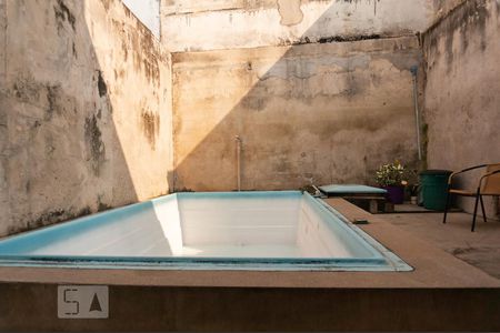 Casa à venda com 177m², 4 quartos e 2 vagas Casa à venda com 177m², 4 quartos e 2 vagasPiscina