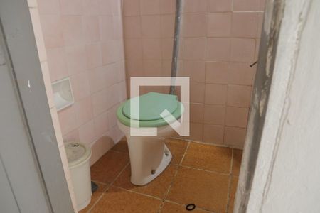 Casa à venda com 254m², 4 quartos e 1 vagaBanheiro de serviço parte 02