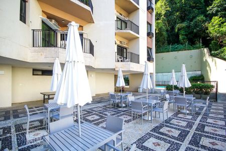 Apartamento à venda com 58m², 2 quartos e sem vaga Apartamento à venda com 58m², 2 quartos e sem vagaÁrea comum - Piscina