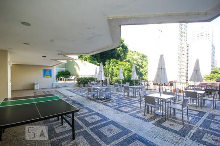 Apartamento à venda com 58m², 2 quartos e sem vaga Apartamento à venda com 58m², 2 quartos e sem vagaÁrea comum - Piscina
