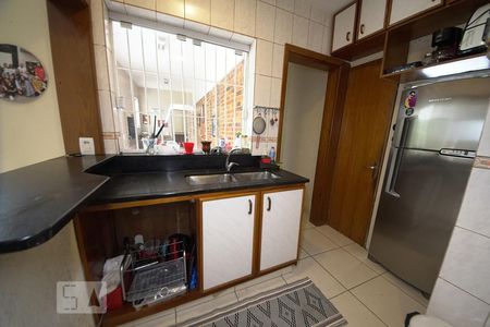 Casa à venda com 192m², 3 quartos e 2 vagasCozinha