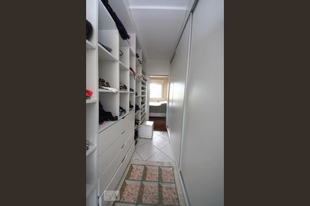 Casa à venda com 192m², 3 quartos e 2 vagasCloset do quarto 2