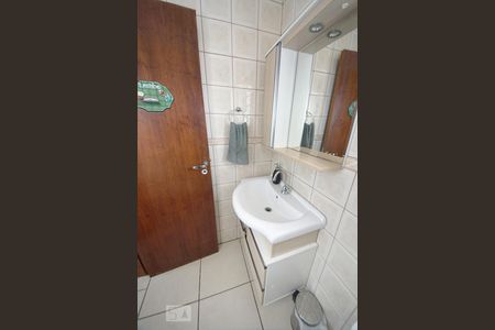 Casa à venda com 192m², 3 quartos e 2 vagasBanheiro 2