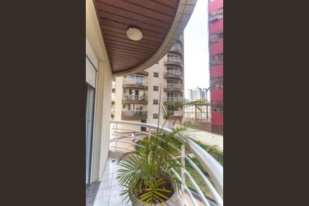 Apartamento à venda com 138m², 3 quartos e 6 vagasVaranda suíte 2