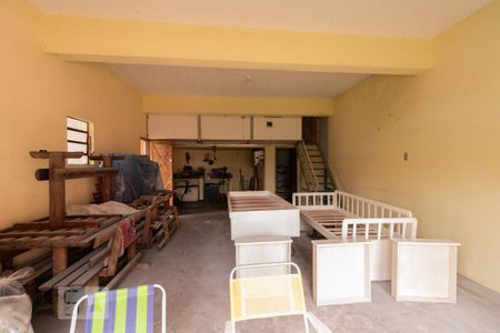Casa à venda com 188m², 2 quartos e 5 vagas Casa à venda com 188m², 2 quartos e 5 vagasGaragem