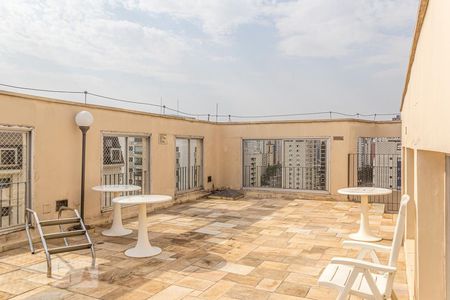 Apartamento à venda com 72m², 2 quartos e 1 vaga Apartamento à venda com 72m², 2 quartos e 1 vagaÁrea comum - Piscina