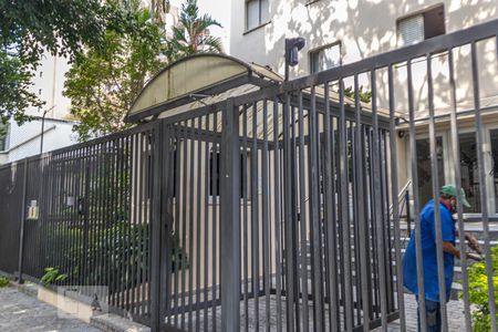 Apartamento à venda com 72m², 2 quartos e 1 vaga Apartamento à venda com 72m², 2 quartos e 1 vagaFachada e Portaria