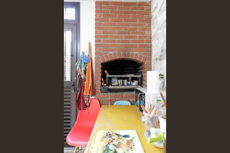 Casa à venda com 236m², 4 quartos e 4 vagas Casa à venda com 236m², 4 quartos e 4 vagasEspaço Gourmet