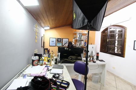 Casa para alugar com 206m², 4 quartos e 5 vagasEscritório 1