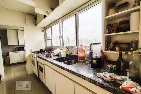 Apartamento à venda com 300m², 4 quartos e 3 vagas Apartamento à venda com 300m², 4 quartos e 3 vagasCozinha