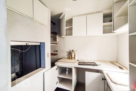 Apartamento à venda com 300m², 4 quartos e 3 vagas Apartamento à venda com 300m², 4 quartos e 3 vagasCozinha do Salão de Festaas