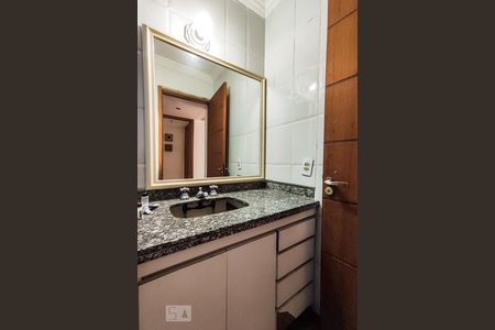 Apartamento à venda com 300m², 4 quartos e 3 vagas Apartamento à venda com 300m², 4 quartos e 3 vagasBanheiro Quarto 3 - Suíte