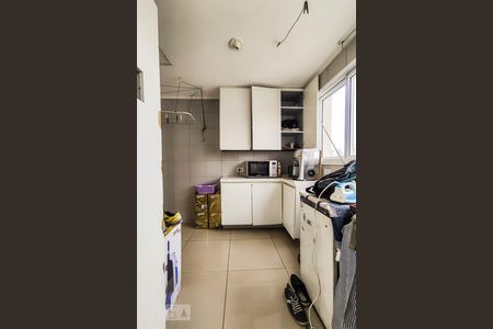 Apartamento à venda com 300m², 4 quartos e 3 vagas Apartamento à venda com 300m², 4 quartos e 3 vagasÁrea de Serviço