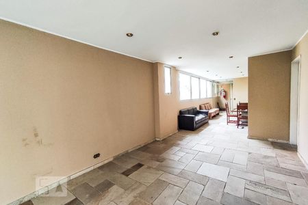 Apartamento à venda com 300m², 4 quartos e 3 vagas Apartamento à venda com 300m², 4 quartos e 3 vagasÁrea Comum - Salão de Festas