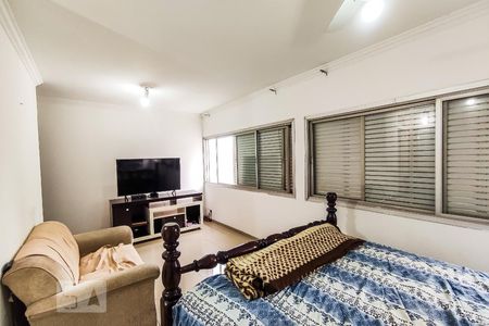 Apartamento à venda com 300m², 4 quartos e 3 vagas Apartamento à venda com 300m², 4 quartos e 3 vagasQuarto 2 - Suíte