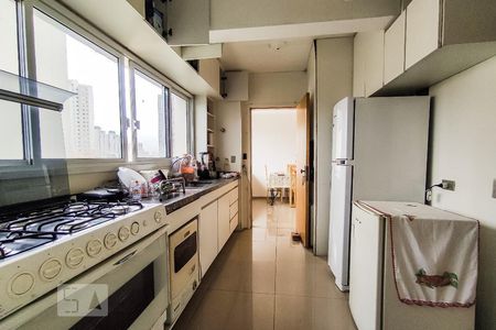 Apartamento à venda com 300m², 4 quartos e 3 vagas Apartamento à venda com 300m², 4 quartos e 3 vagasCozinha