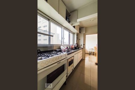 Apartamento à venda com 300m², 4 quartos e 3 vagas Apartamento à venda com 300m², 4 quartos e 3 vagasCozinha