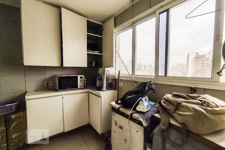 Apartamento à venda com 300m², 4 quartos e 3 vagas Apartamento à venda com 300m², 4 quartos e 3 vagasÁrea de Serviço