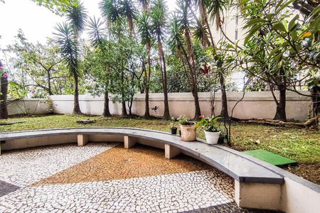 Apartamento à venda com 300m², 4 quartos e 3 vagas Apartamento à venda com 300m², 4 quartos e 3 vagasÁrea Comum