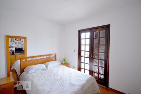 Casa à venda com 200m², 4 quartos e 4 vagas Casa à venda com 200m², 4 quartos e 4 vagasQuarto 1