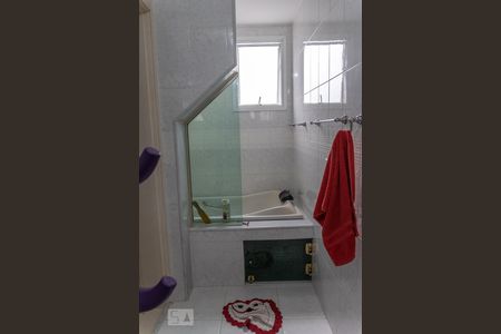 Apartamento à venda com 380m², 4 quartos e 3 vagasBanheiro da suíte 4