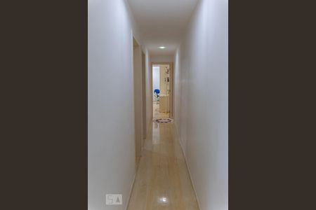 Apartamento à venda com 380m², 4 quartos e 3 vagasCorredor 